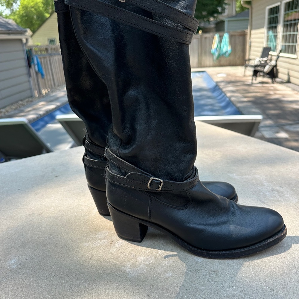 Frye Black Heeled Boots with Sleek Silhouette